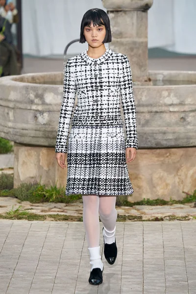 Look 2